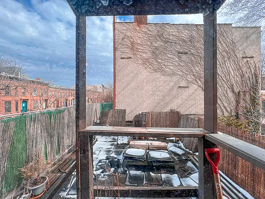 Rented by Compass | media 23