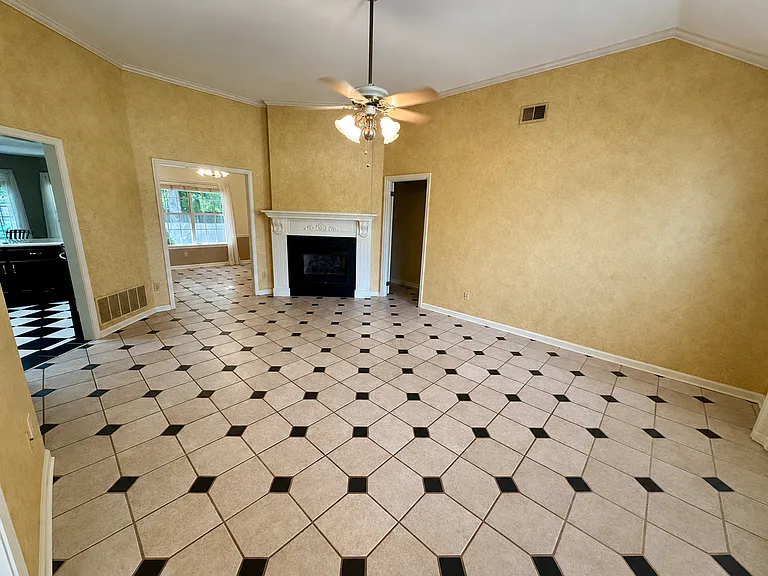 3211 Shadow Green Ln — Photo 6