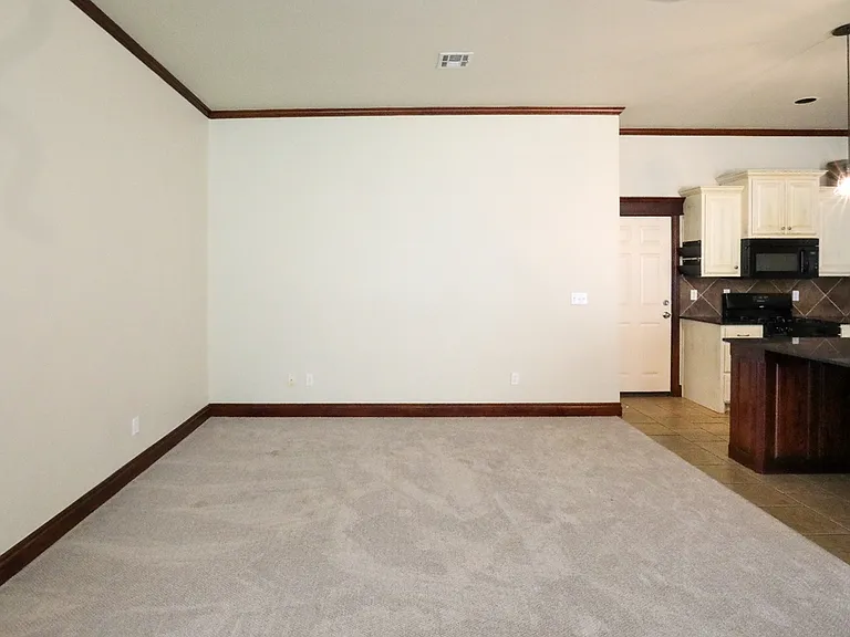 3004 NW 191st St — Photo 6