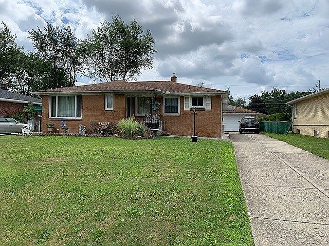 1st image of 165 Forest Hill Dr