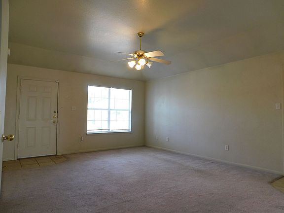 4th image of 1408 Cinch Dr APT B