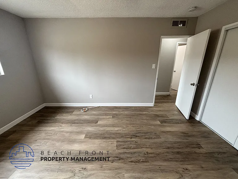 13627-13737 1/2 Lemoli Ave — Photo 15