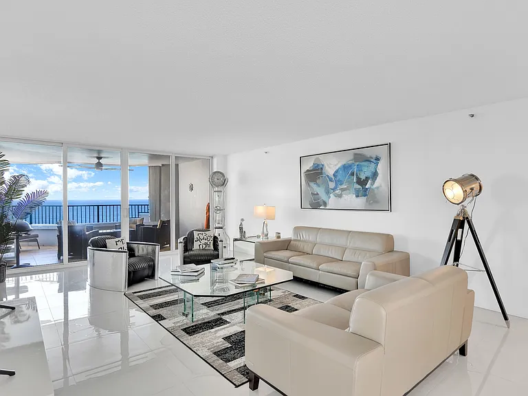 5200 N Ocean Dr #1105-A — Photo 14