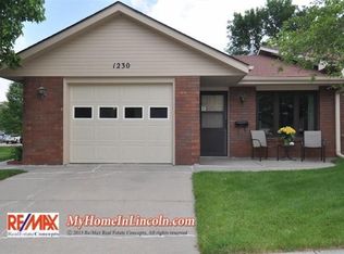 1230 Silver Ridge Rd #44, Lincoln, NE 68510