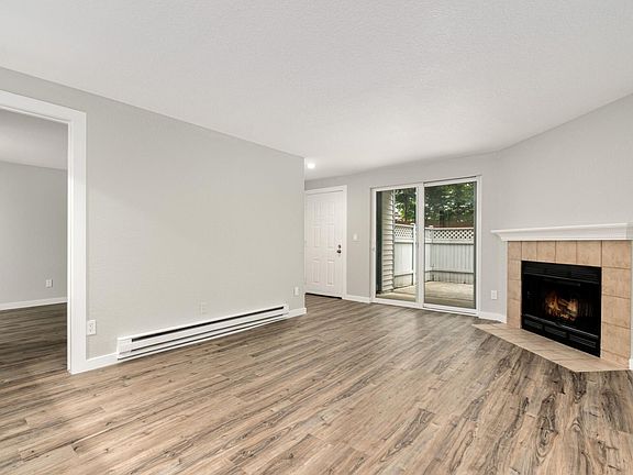 3rd image of 12690 NE 10th Pl #103