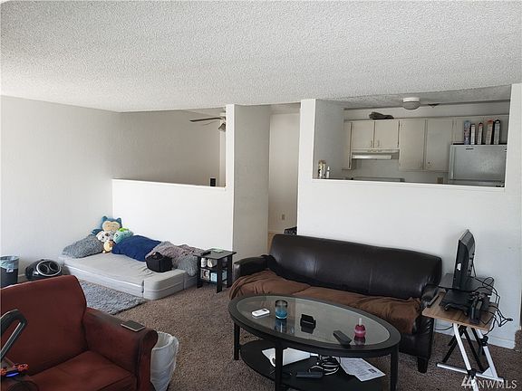 4th image of 18100 15th Ave NE #D121