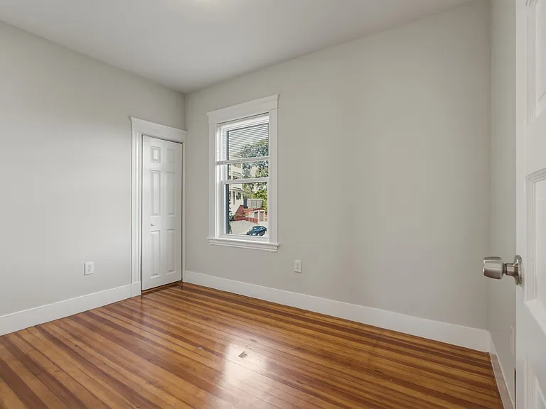 18 Peverell St #3 — Photo 11