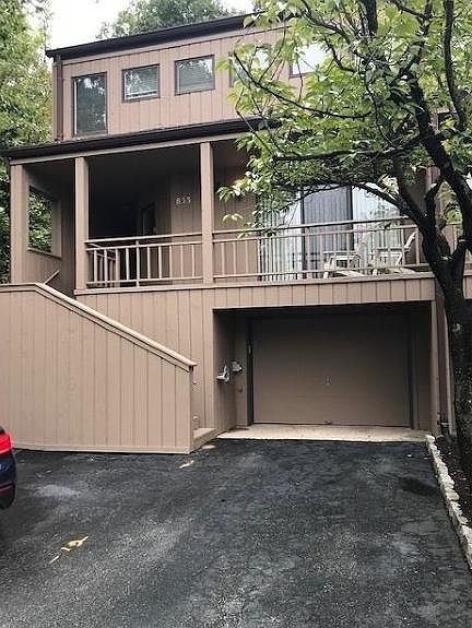 1st image of 833 Stephanie Dr