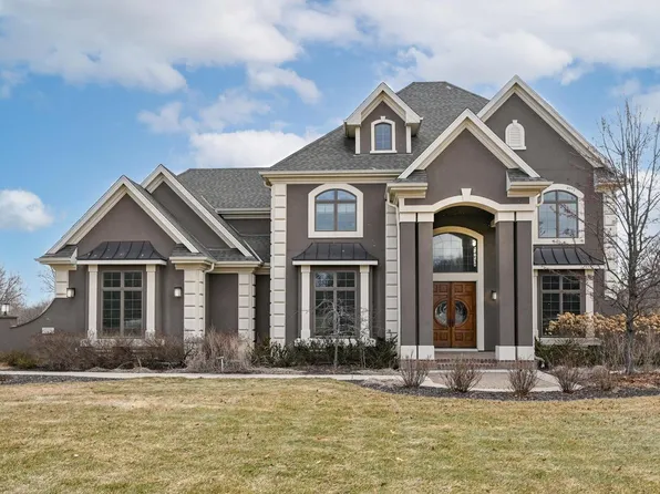 W292S5474 Fox Run COURT, Waukesha, WI 53189