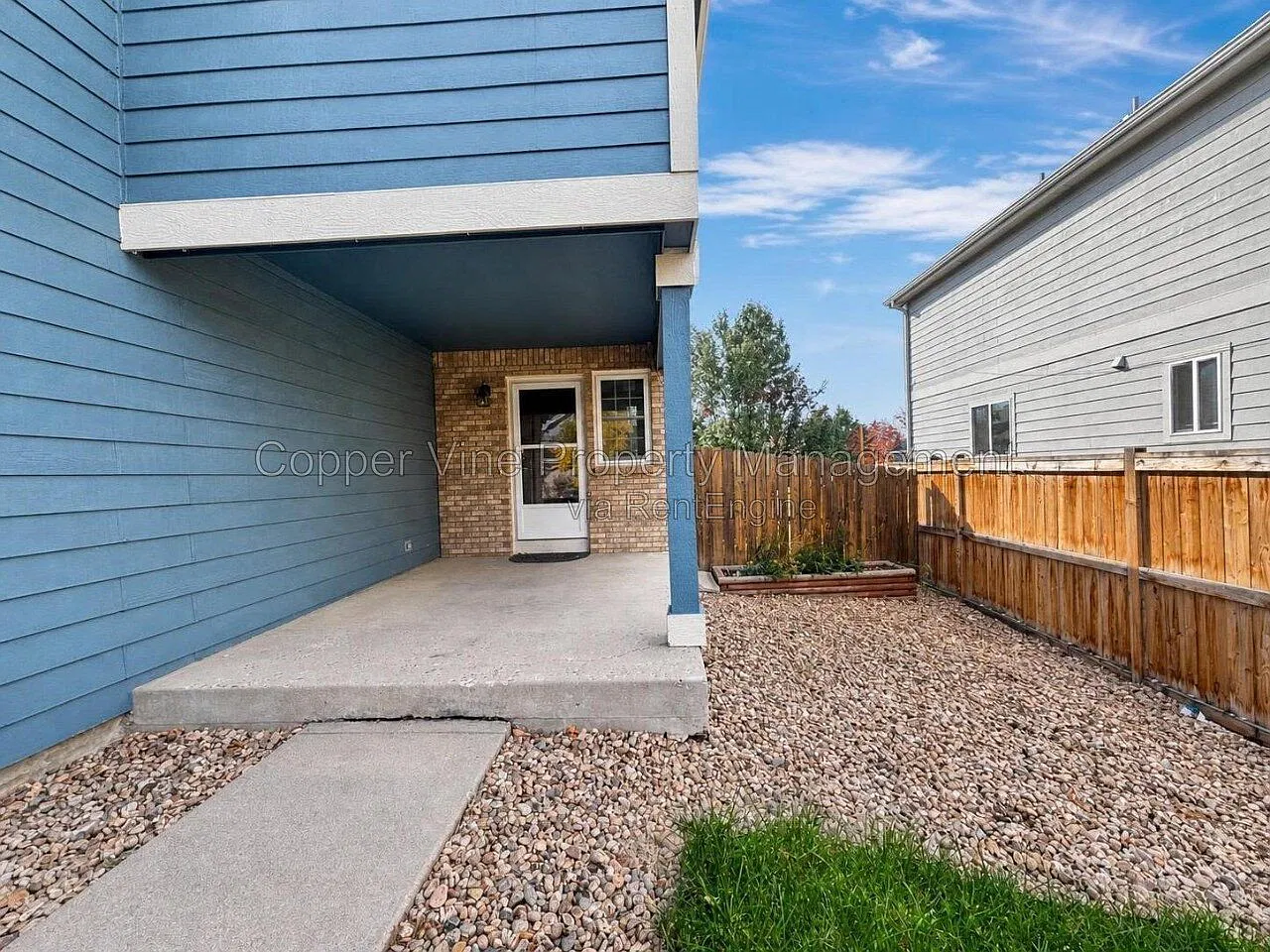 6 bed, 2.5 bath, 2890 sqft, $2,980 — Photo 3
