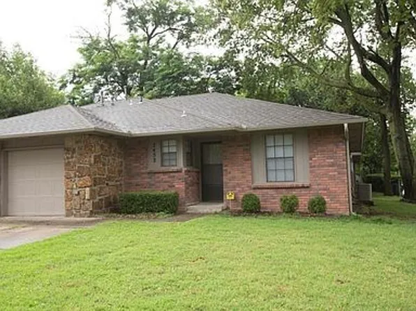 2432 E 55th Pl, Tulsa, OK 74105