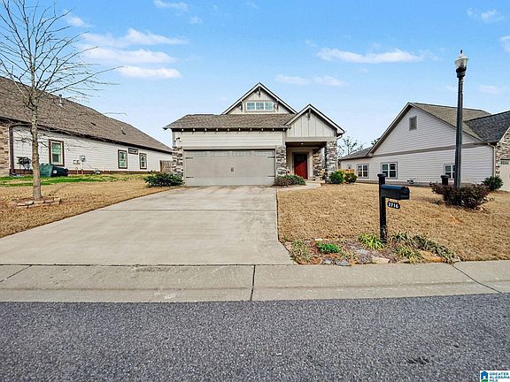 4th image of 2716 Village Ln