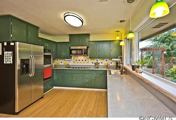 5th image of 39 Clement Dr