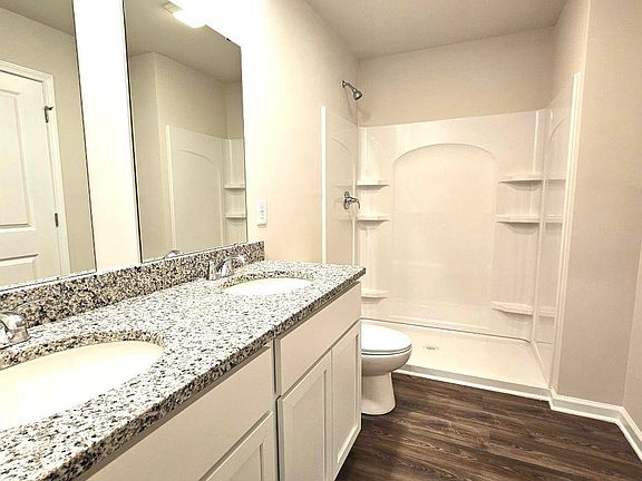 5th image of 317 Dermont Dr