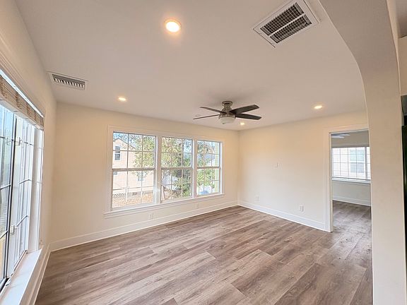 4th image of 955 26th St N #1
