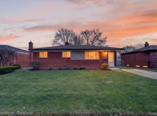 30428 Iroquois Dr, Warren, MI 48088