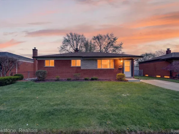 30428 Iroquois Dr, Warren, MI 48088