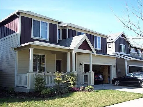 1335 Farina Loop SE — Photo 1