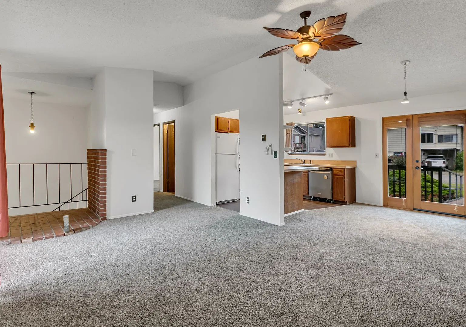 White Center Home with 2 Bedrooms and a Bonus Flex Room — Photo 3
