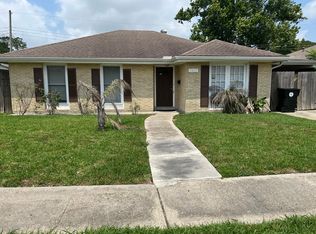 1611 Tropic Dr, New Orleans, LA 70131