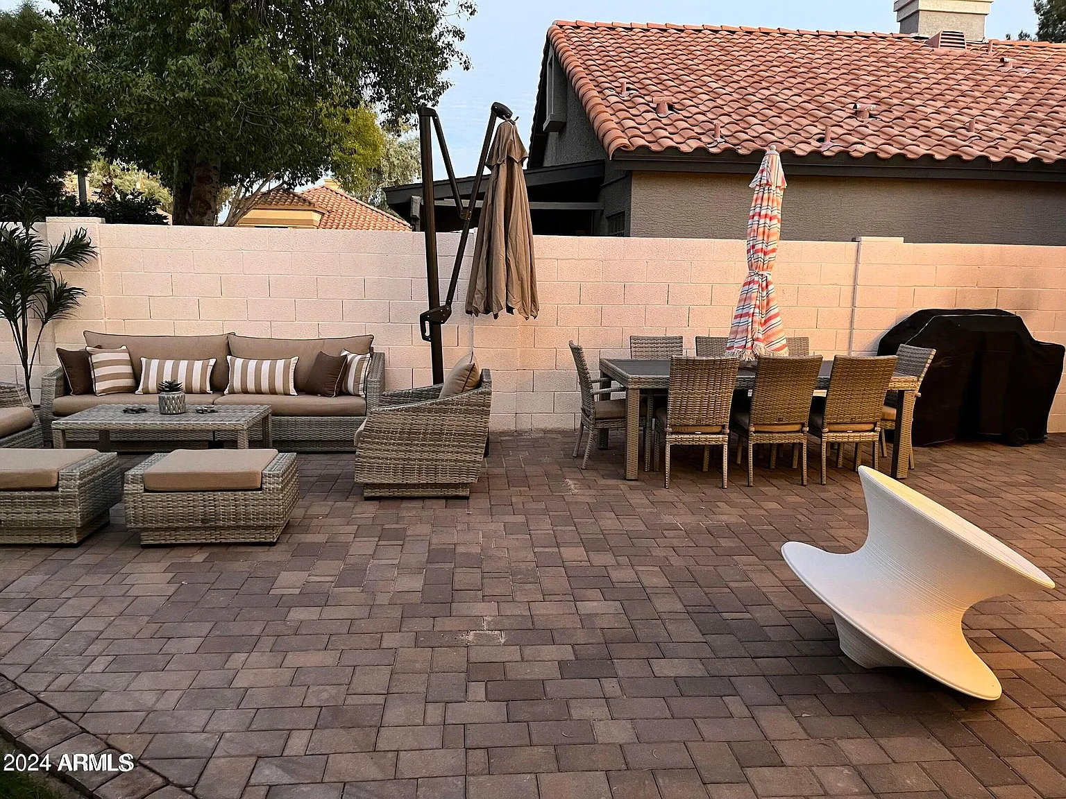 3 bed, 2.5 bath, 1952 sqft, $2,995 — Photo 3