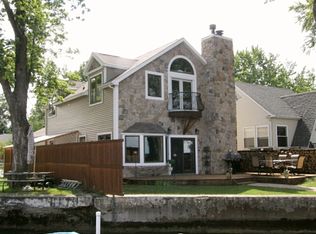 68 Lake Ln, Fox Lake, IL 60020