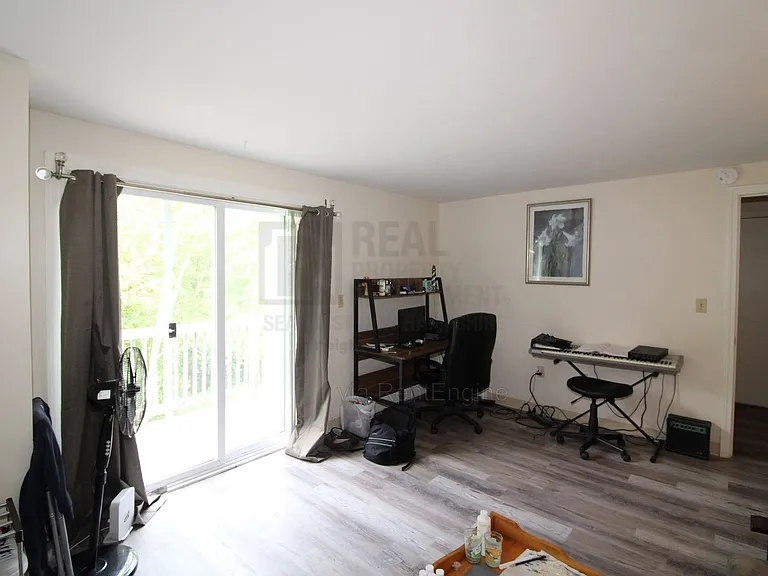 28 Ivy Ln #5 — Photo 8
