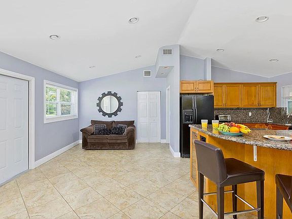 3rd image of 272 NW 45th St