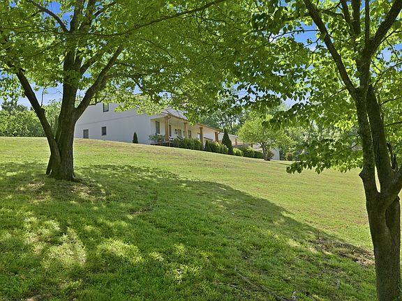2nd image of 881 Mount Olivet Rd