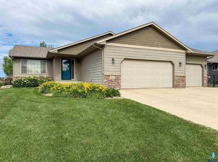 611 United Ave, Harrisburg, SD 57032