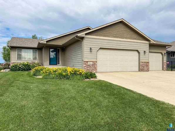 611 United Ave, Harrisburg, SD 57032