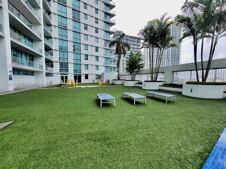 92 SW 3rd St #1808 — Photo 29