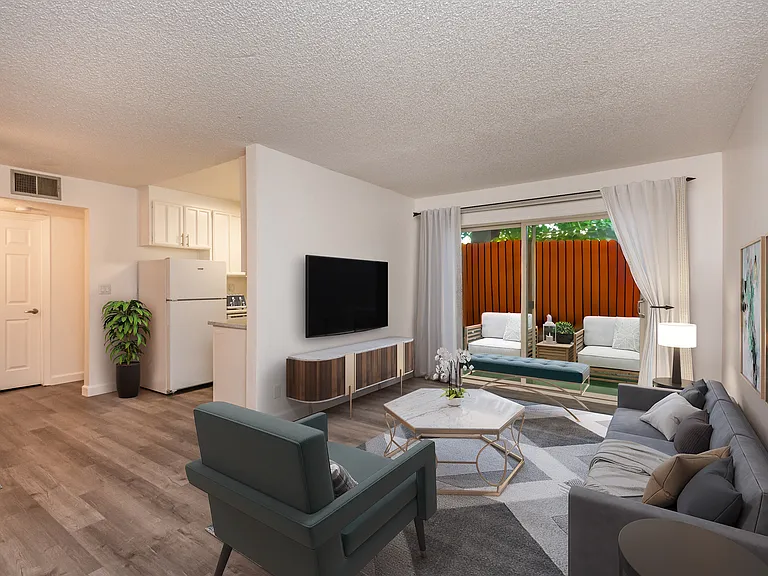 Sandpiper Apartments — Photo 16