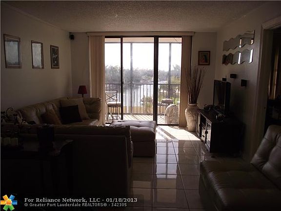 4th image of 2500 NE 135th St #B205