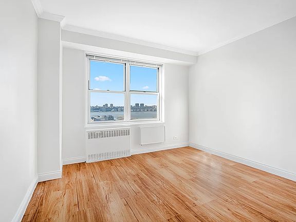 4th image of 747 10th Ave APT 9D