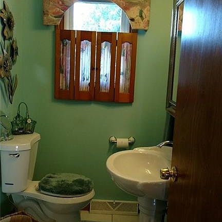 5th image of 6921 Deborah Ln