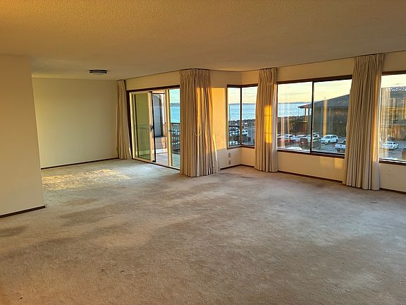 4th image of 601 S 227th St APT 303N