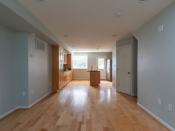 2nd image of 558 Oklahoma Ave NE