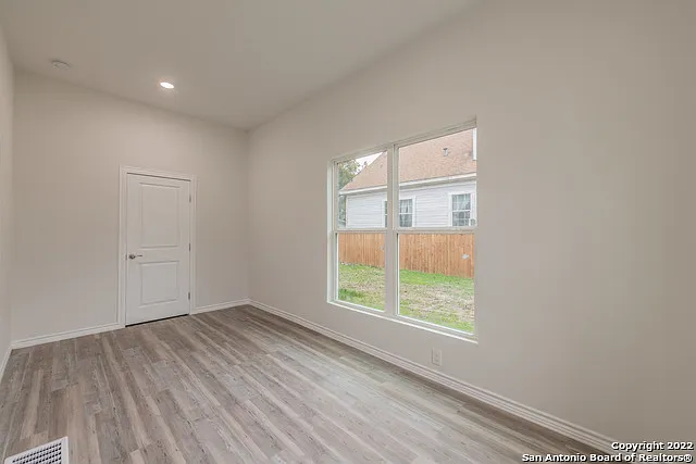 121 W Highland Blvd #101 — Photo 9