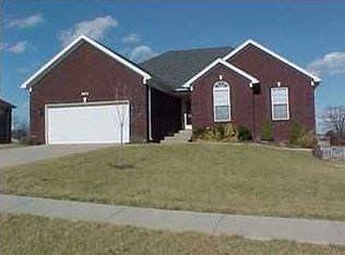 164 E Woodlake Cir, Mount Washington, KY 40047