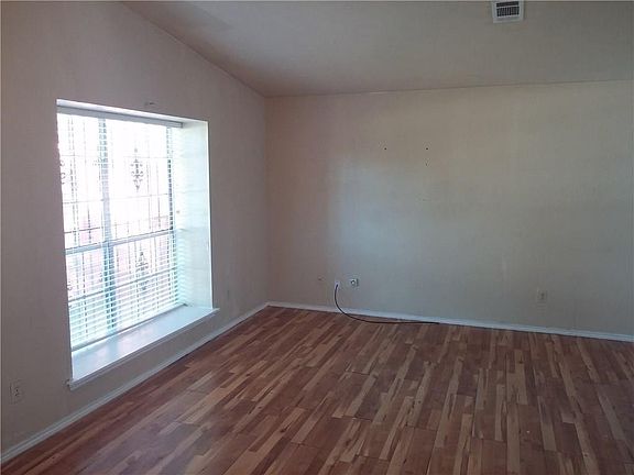 4th image of 9942 Mountain Bend Cir