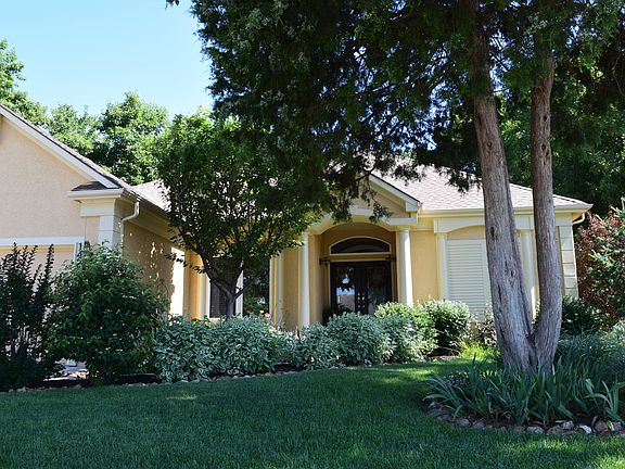 New paint, lush landscaping