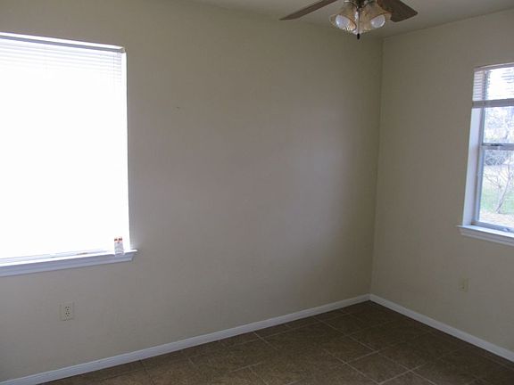 4th image of 310 W Washington Ave #Ab