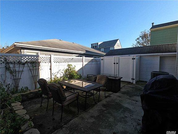 5th image of 70 Garden City Ave