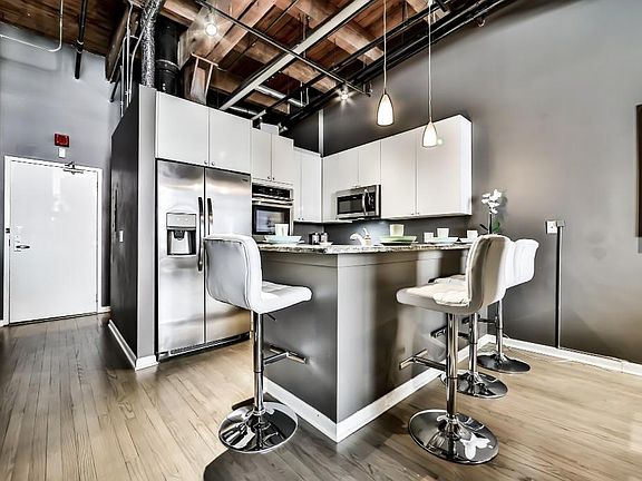 3rd image of 703 W Jackson Blvd #104D