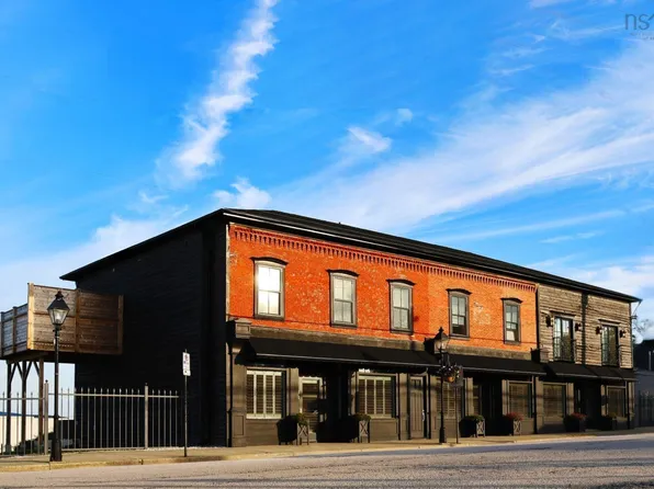94 Main St, Yarmouth, NS B5A 1B4