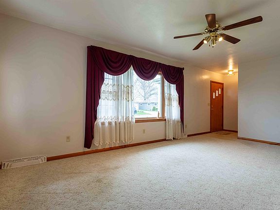 5th image of 1319 1st Ave E