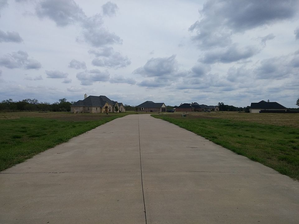 2nd image of 1131 Christie Ln