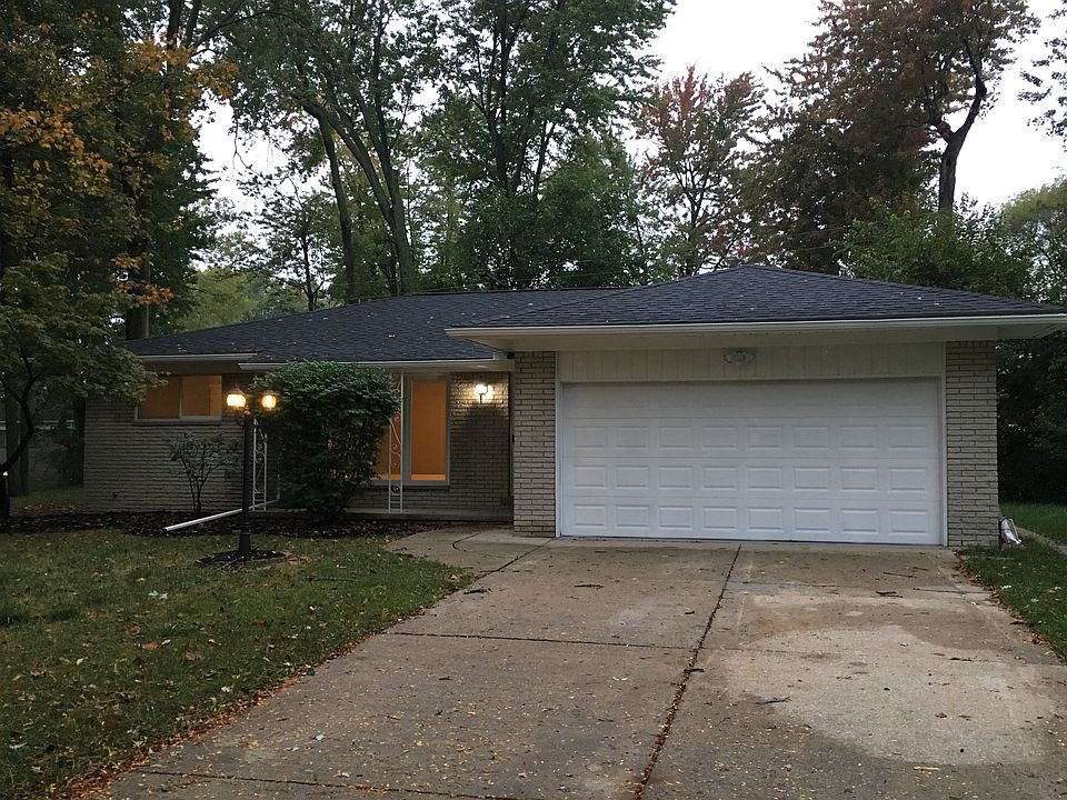 1st image of 28935 Carmel Dr