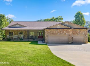 573 E Norris Point Rd, La Follette, TN 37766